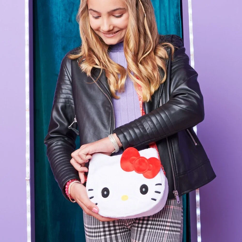 NEW Hello Kitty Purse Pets w/ 30 Sounds Blinking Eyes Interactive Crossbody Bag